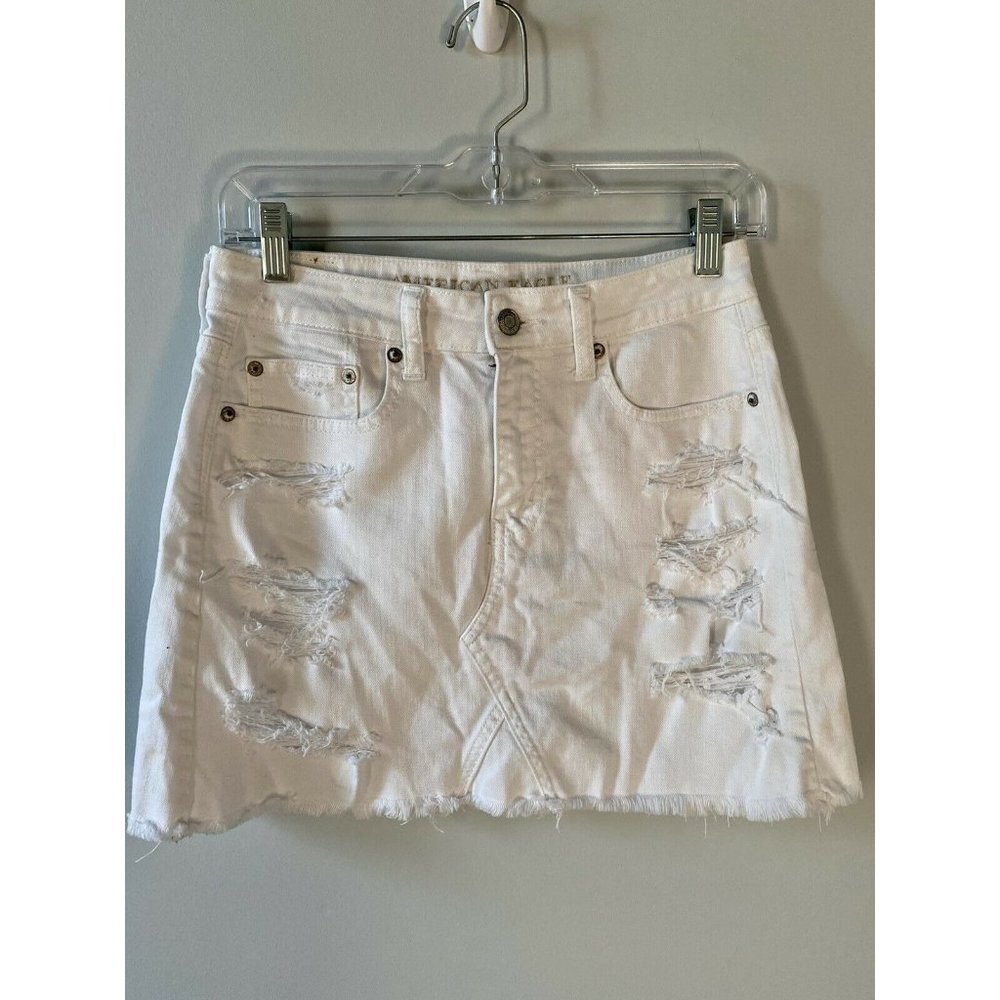 American Eagle white denim jean mini skirt sz 2 Y2K distressed